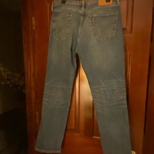 Levi’s slim straight